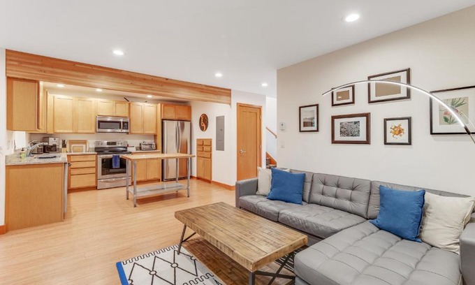 Eastsound House | McKinnis Hill Cabin