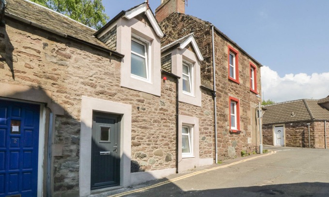 Crieff Cottage | MEADOW COTTAGE, romantic, character holiday cottage in Crieff