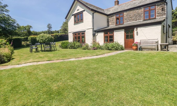 Pensilva Cottage | MEADOW LEA, pet friendly, character holiday cottage in Pensilva