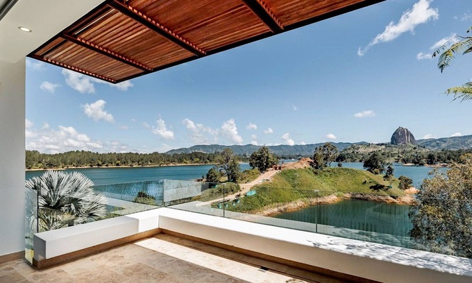 El Penol Villa | Med016 - Luxury house with lake view in Guatapé