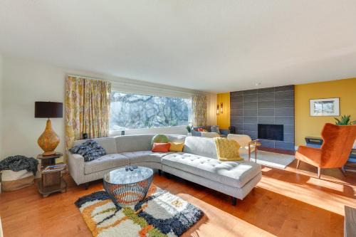 Medford House | Medford Vacation Rental with En-Suite Bathrooms!