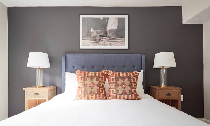 Braeswood Place Apartment | Medical Center Rice University 3 Bedroom Pool