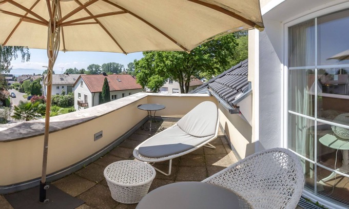 Kressbronn Apartment | Mediterranean apartment No: 5 only 2 minutes to the beach