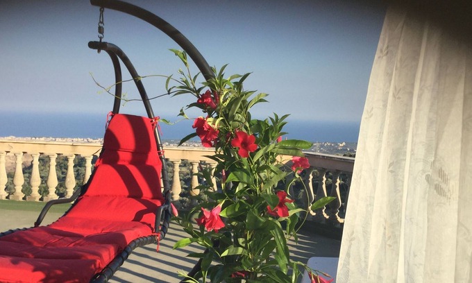 Gerace Villa | mediterranean villa on the outskirts of the historical marvel Gerace