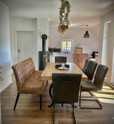 Kirchlinteln Apartment | Meine Schule Sehlingen, exklusiver Familien oder Generations-Landurlaub, Treffen mit Freunden, Team-Auszeit, Workation, Sauna, Ruhe & Erholung genießen sowie Niedersachsen, Verden & die Lüneburger Heide entdecken