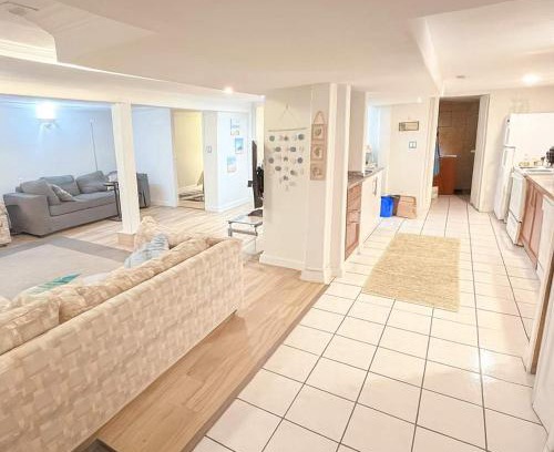 Saanich East Bed & Breakfast | Melrose Place Poolside Hideaway Basement Suite Sleeps 6 plus