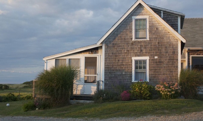 Chilmark Cottage | Menemsha - Davis House