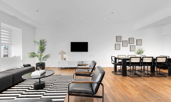 Old Montreal Apartment | Mercer |Instaworthy 2BD-2BA|Old Mtl