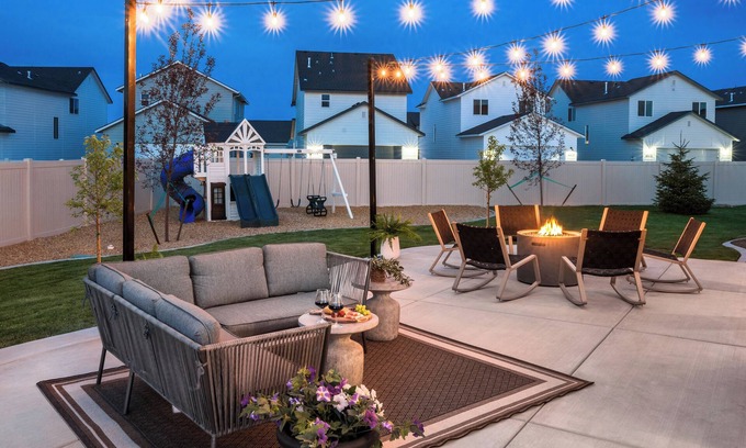 Meridian House | Meridian Luxury | 5BR Resort Style, Game Room, BBQ, Fire Pit, Hot Tub