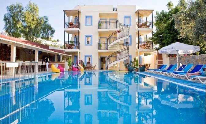 Bodrum City Center Apartment | Merve Apartments, your home from home in central BODRUM, street cats frequent the property, not all apartments have balconies , ground floor have terrace with table and chairs