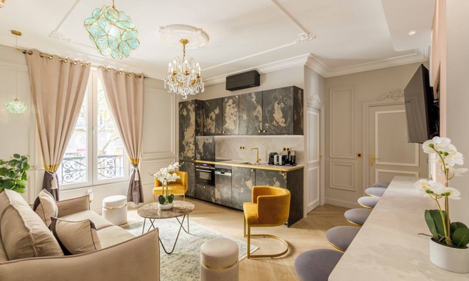 Quartier Sainte-Avoye Apartment | Merveil - Luxury Suite - Louvre - Ours II