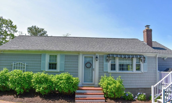 Dennis Port House | Meticulous 2 bedroom home walk to beach!