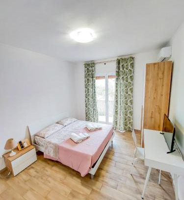 Fuorigrotta House | Metro Guest House