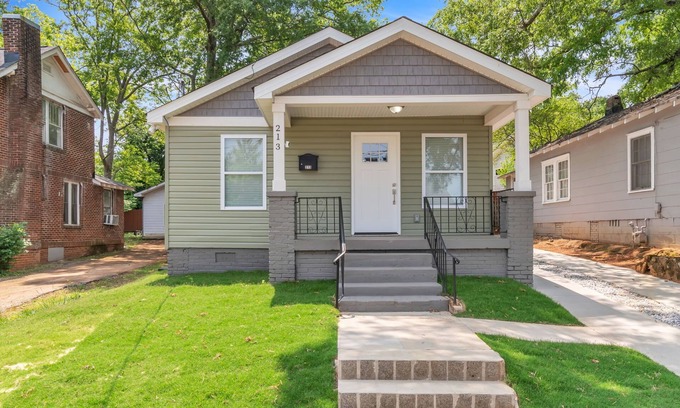 Greenville House | Metro Point - West Greenville Monthly Rental