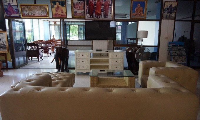 Surin Hotel | Metro Residence