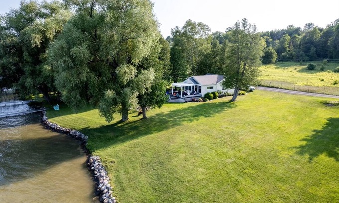 Cedar Cottage | MI Happy Place Cottage