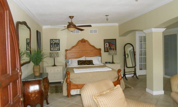 Ludlam Apartment | Miami Falls Area Private Studio/Apartment