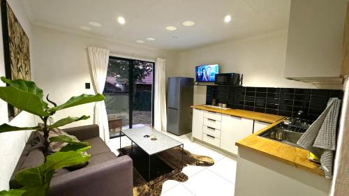 Faerie Glen Apartment | Micro Urban Oasis 2