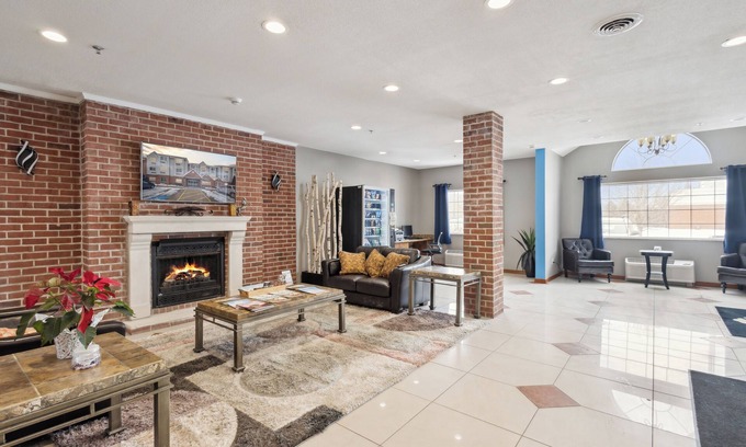 Roseland Hotel | Microtel Inn & Suites by Wyndham South Bend/At Notre Dame Un