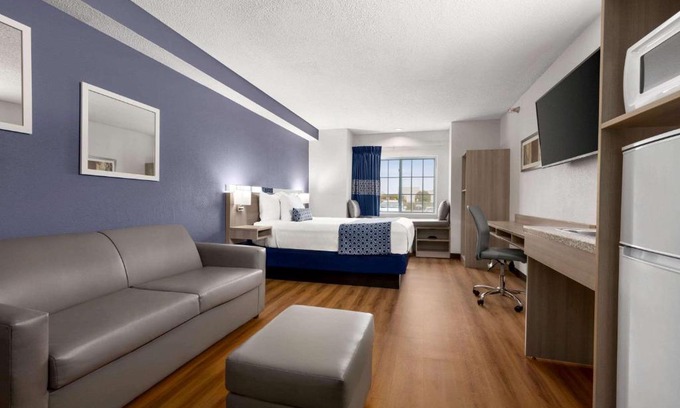 Lincoln Hotel | Microtel Inn & Suites Lincoln