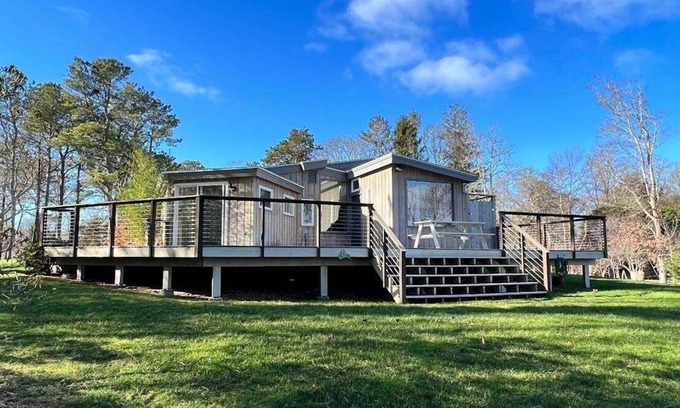 Orleans House | Mid-Century Contemporary