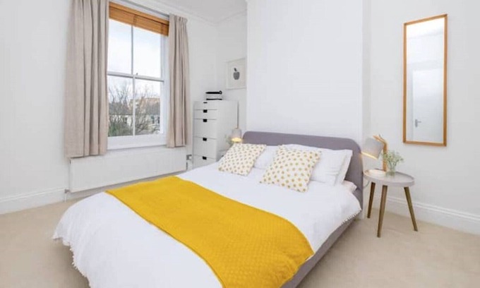 Hove Apartment | Mid-century Designed 2BD Apartment in Central Hove