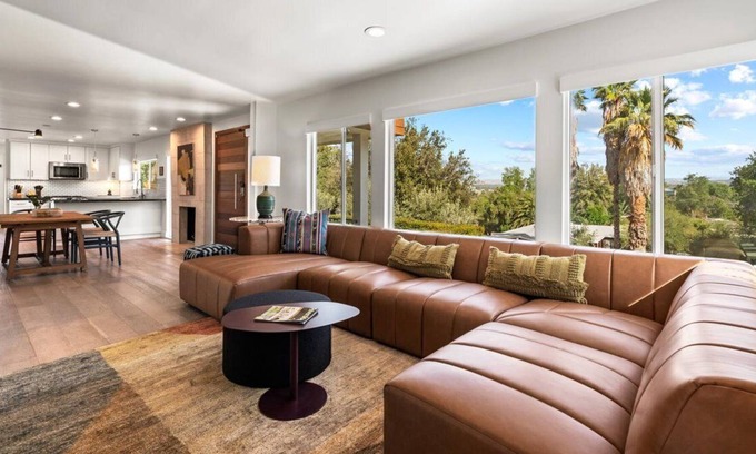 Downtown Riverside House | Mid Century Hilltop Getaway (Upstairs House Only)