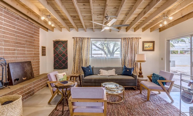 Tucson House | Mid-Century meets Southwest in this 4 bedroom Tucson Home