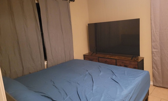DeSoto House | Mid-Term Rental in DeSoto - 3BD/2BA - Dedicated Workspace