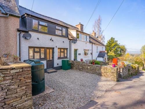 Llanfihangel Tal-y-llyn House | Mid Terrace