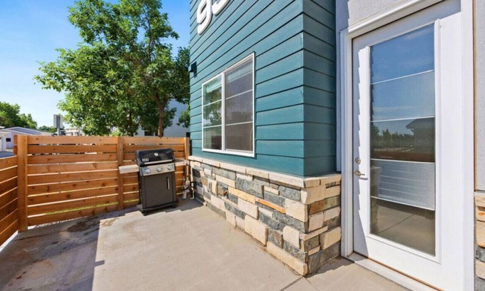 Old Town North House | Midcentury Oasis w/Patio Fireplace near Old Town
