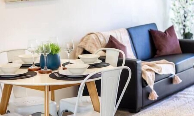 Upper Riccarton House | Middleton Park: 2 bed 1 bath w/Garage: Riccarton