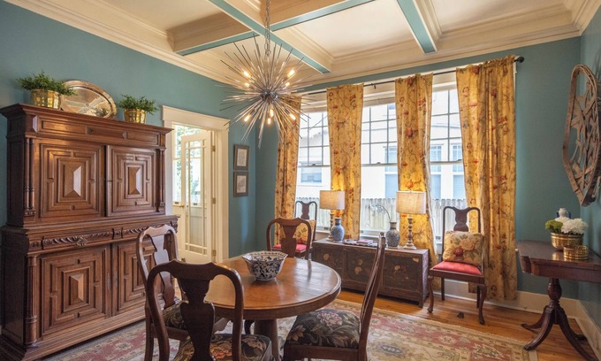 Midtown House | Midtown Central Gardens Bungalow