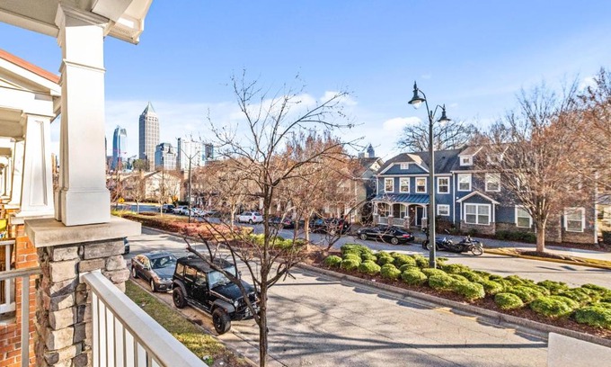 Atlantic Station Area Apartment | Midtown Luxurious Chic Free Parking 6