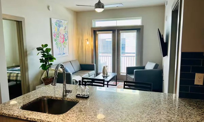 Home Park Apartment | Midtown Luxury 2 bed2 bath 08-B2