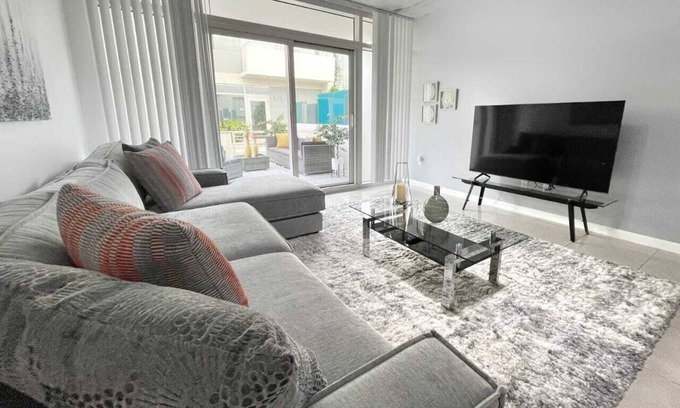 Midtown Condo | Midtown Miami 2/2 Design District,free park