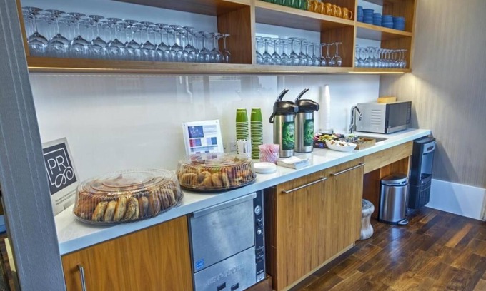 Turtle Bay Apartment | Midtown45 Cozy one br suite in New York City, WiFi, AC, fitness room-sleeps 4