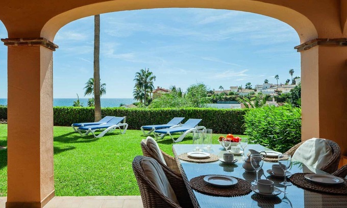 El Faro Apartment | Mijas Breathtaking Infinity Sea Views by Alfresco Stays