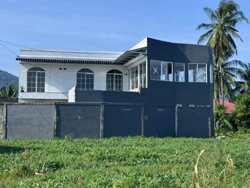 Padang Bed & Breakfast | Mila Homestay