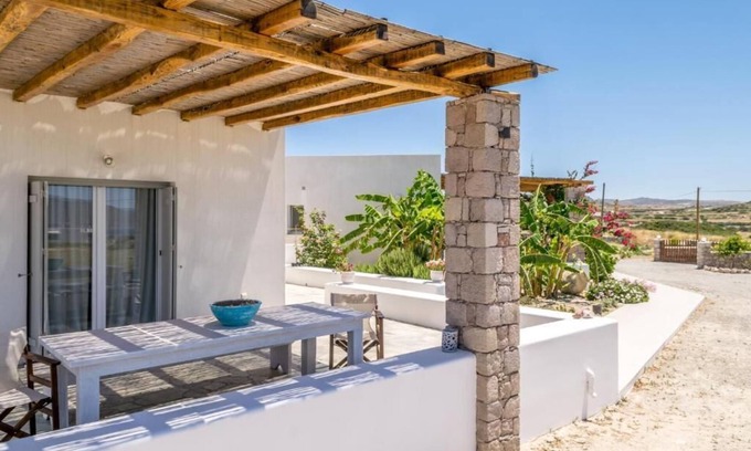 Milos Apartment | Milis House II - Charming 2 bedroom apartment