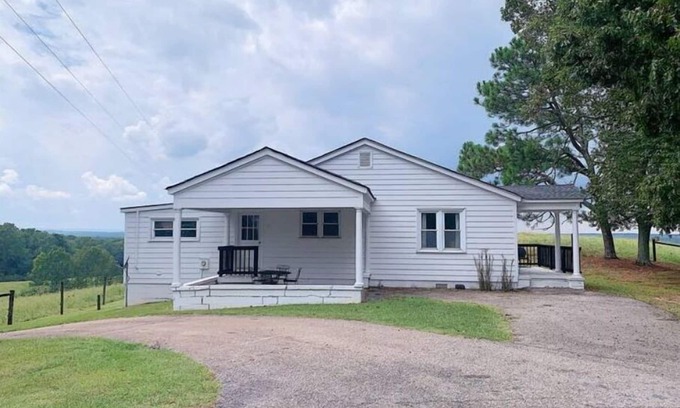 Pine Mountain Valley House | Millarden Farms Guest House