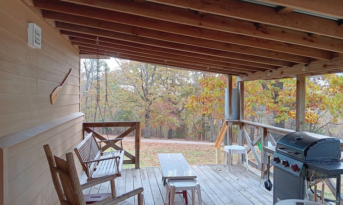 Bruno House | Millers Landing - Sleeps 14. HOT TUB. 2mi to Lwr Buffalo Rvr