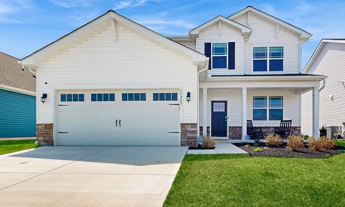 Millville House | Millville by the Sea home with clubhouse, pools & wellness center access