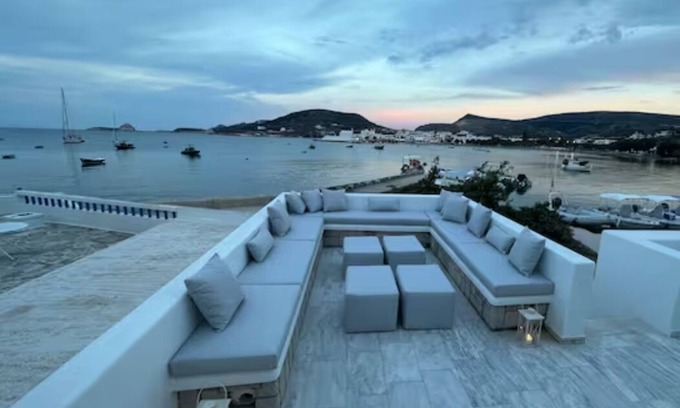 Apollonia Apartment | Milos Aquabliss Beachfront Villa