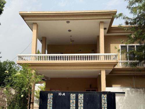 F-6 Sector House | Milton Guesthouse