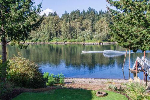 Jennings Lodge House | Milwaukie Riverfront Guest House