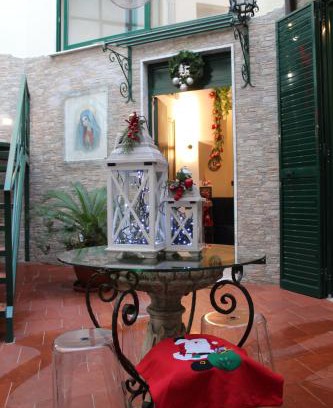 Historical Downtown Salerno Apartment | Minerva Charming House Elegant & Central Stay in Salerno