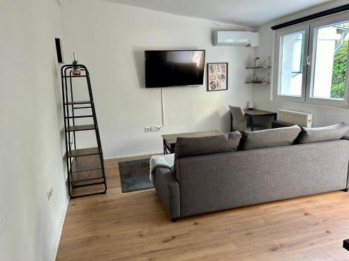 Niddatal Apartment | Mini Apartment mit Garten und Küche