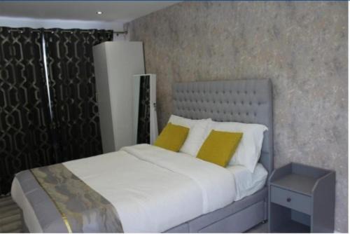 Newport Pagnell Apartment | Mini Cosy Studio Flat Milton Keynes