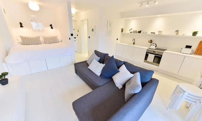 Kensington Apartment | Minimalist studio with balcony in Kensington, Sleeps 4